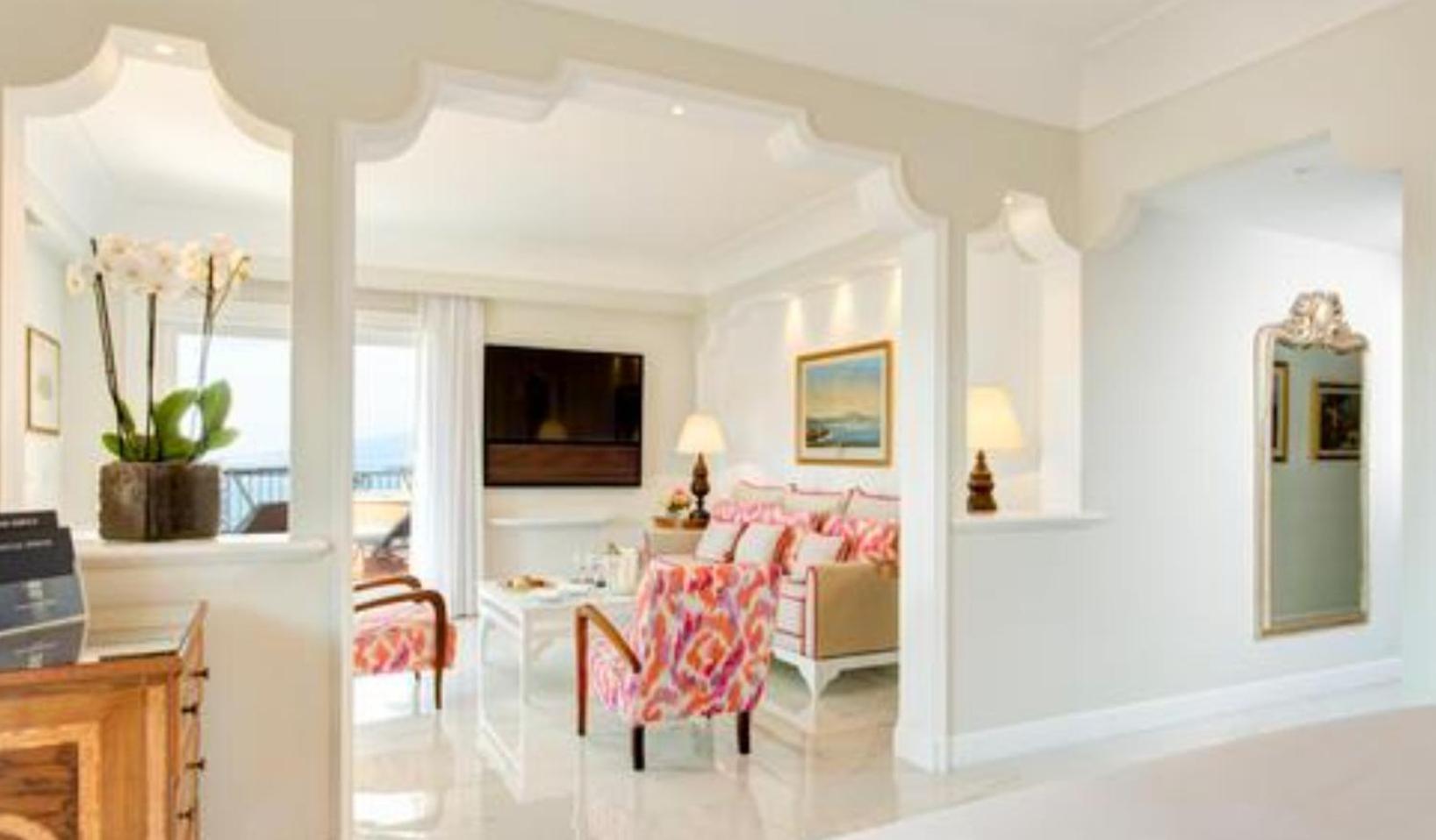 Empress Madani Palace Hotel Surrey Extérieur photo