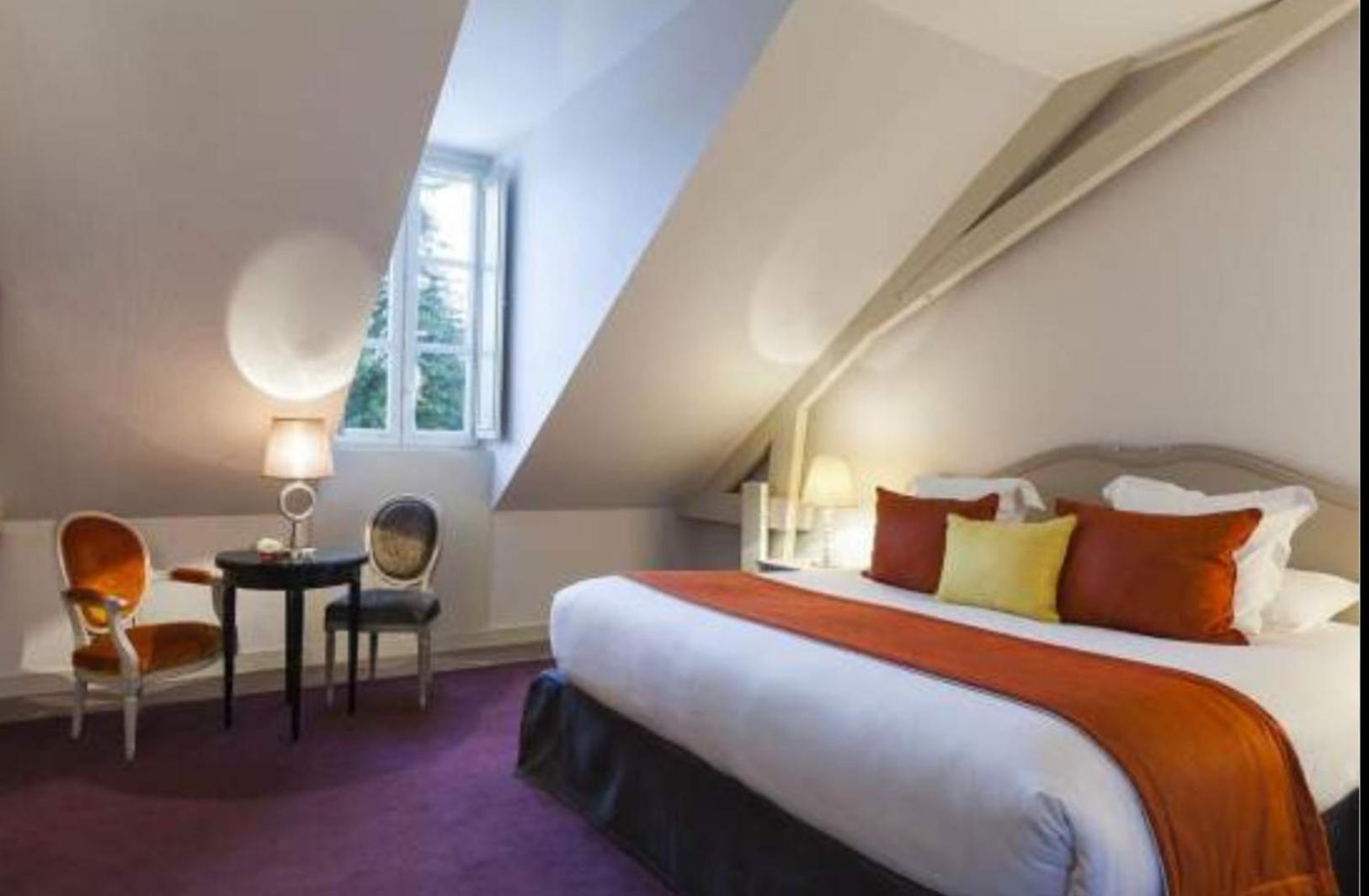 Empress Madani Palace Hotel Surrey Extérieur photo