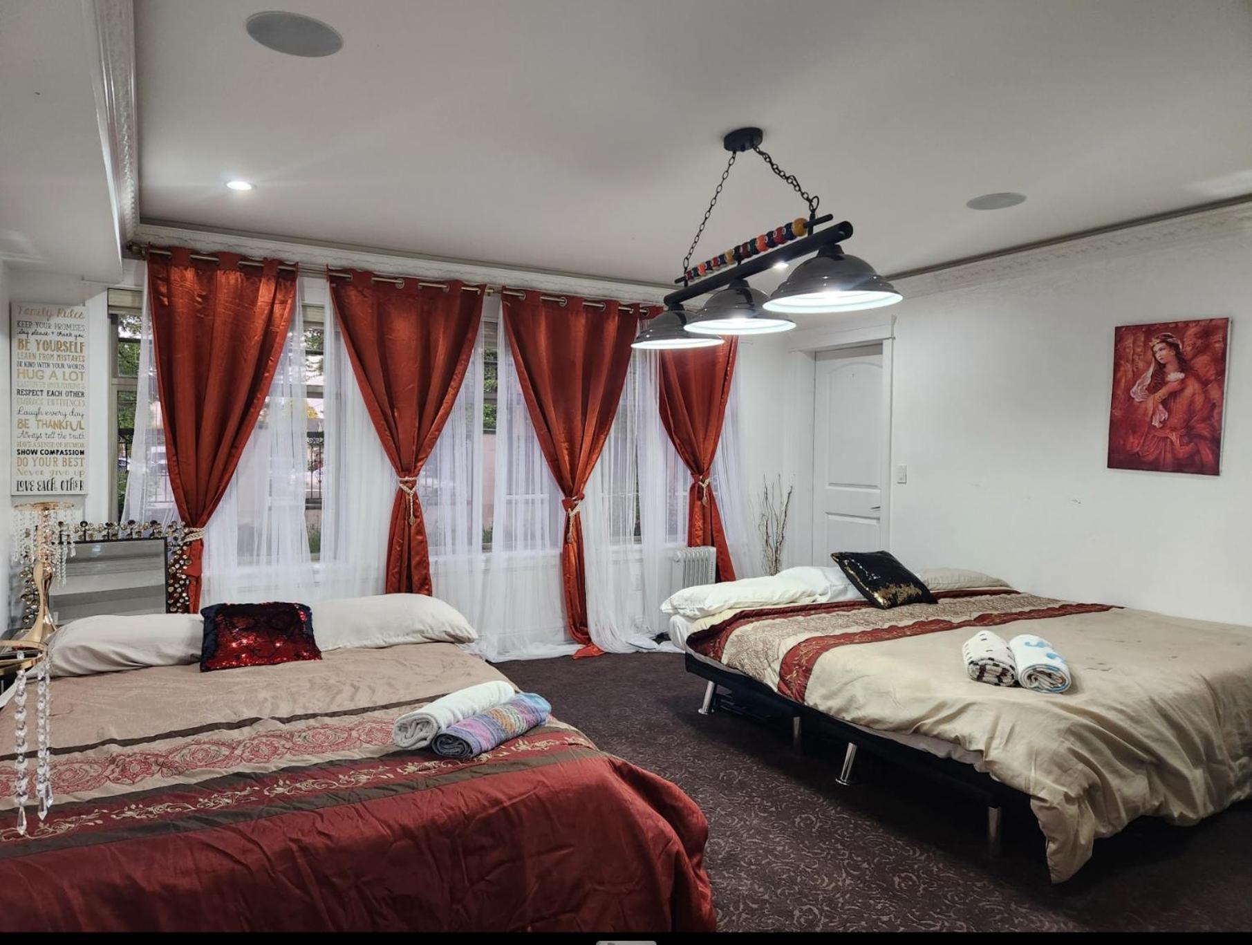 Empress Madani Palace Hotel Surrey Extérieur photo