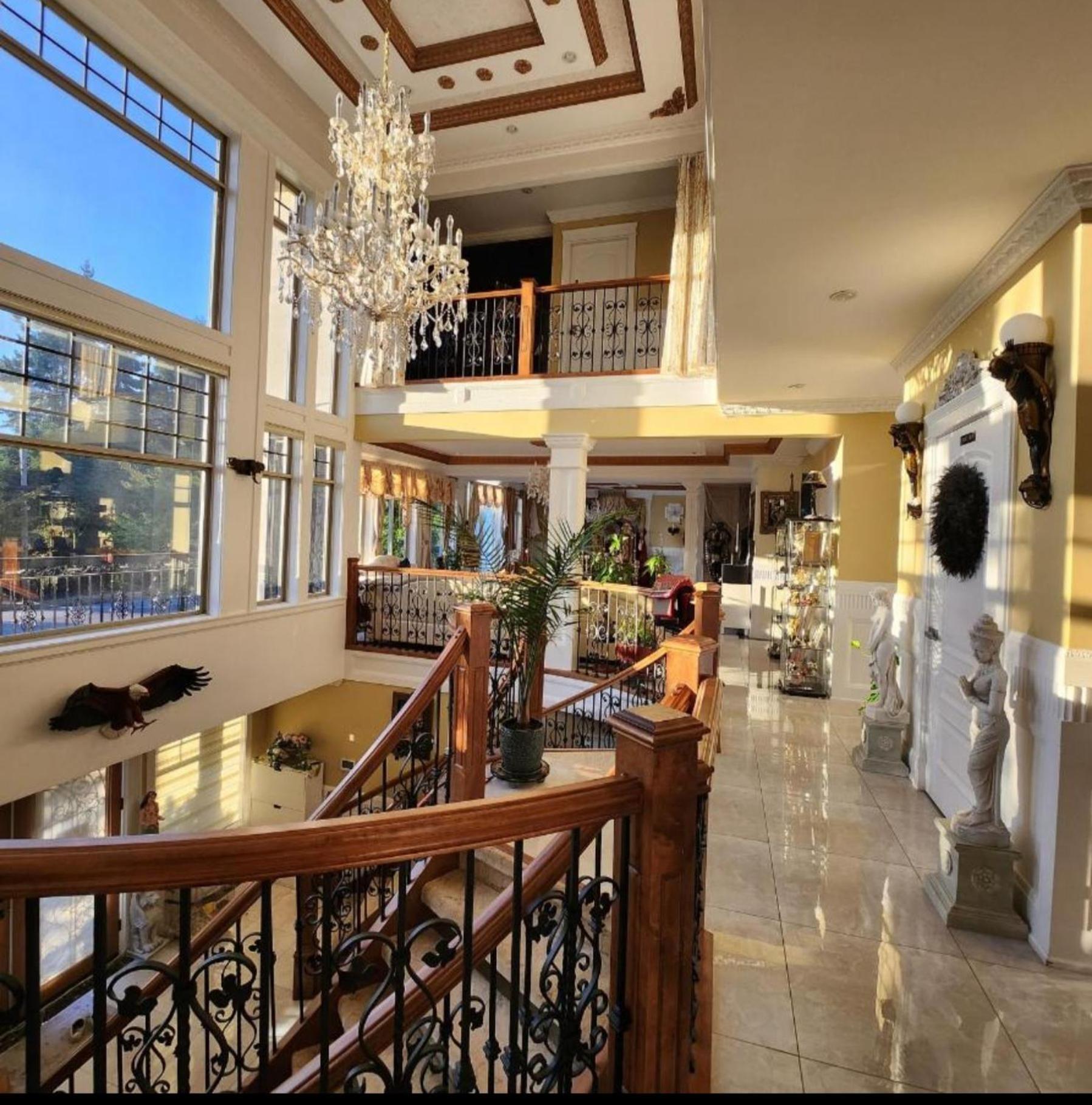 Empress Madani Palace Hotel Surrey Extérieur photo