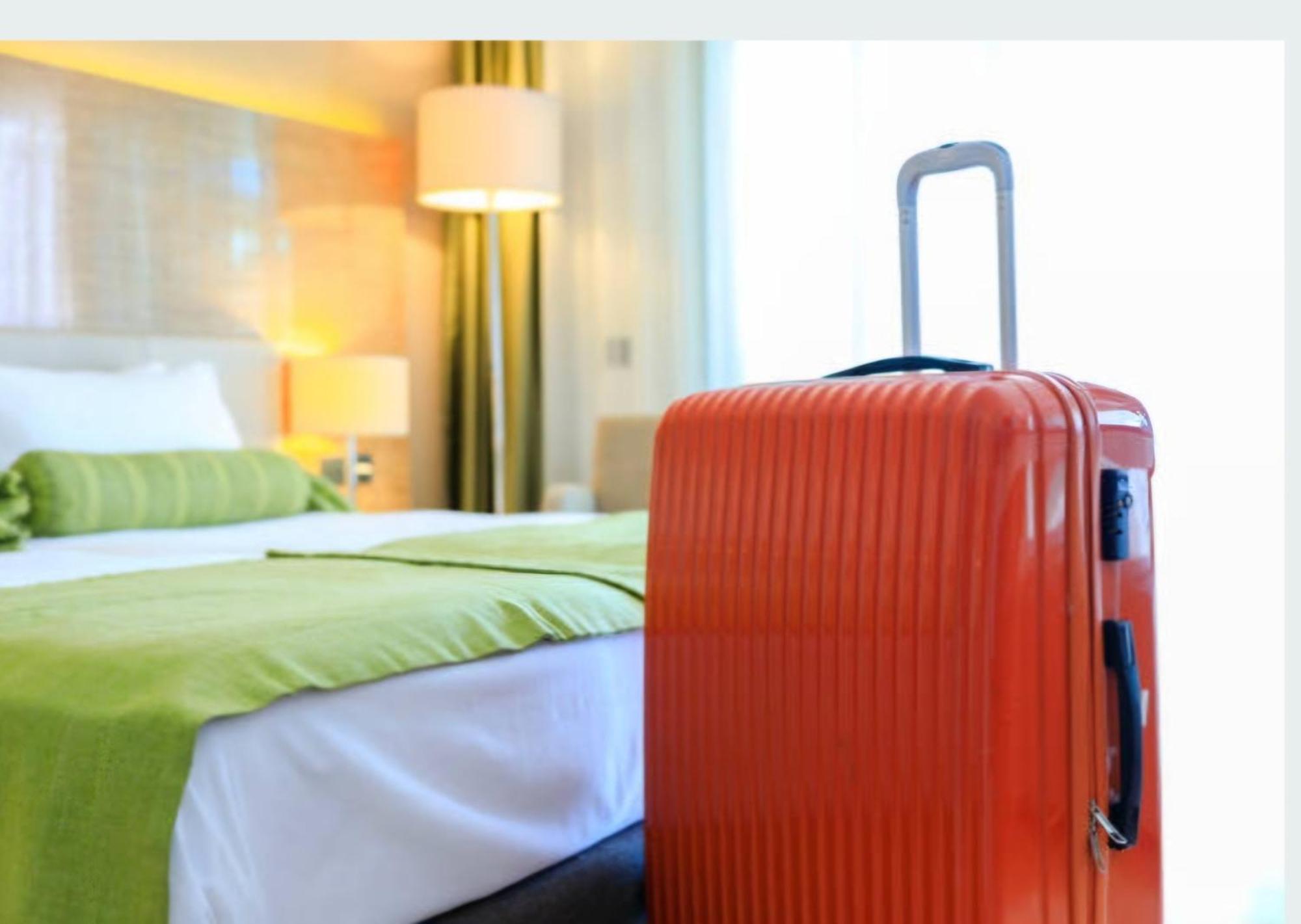 Empress Madani Palace Hotel Surrey Extérieur photo